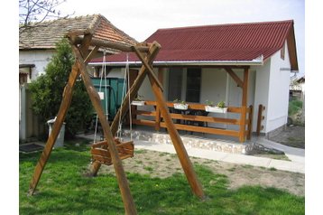 Hungría Chata Poroszló, Exterior